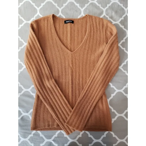 **SHIPS DEC 19** Naadam 100% Cashmere Camel Brown V Neck Sweater Small - Picture 1 of 5